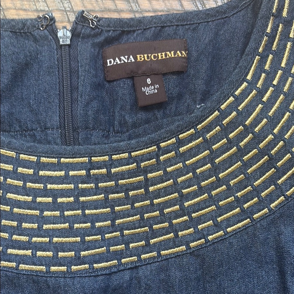 Elegant Blue Denim Dress with Embroidered Accents - Picture 2 of 3